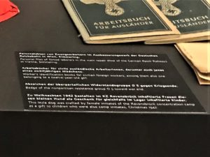German and English Descriptions of Artifacts at the Documentation Center of Austrian Resistance