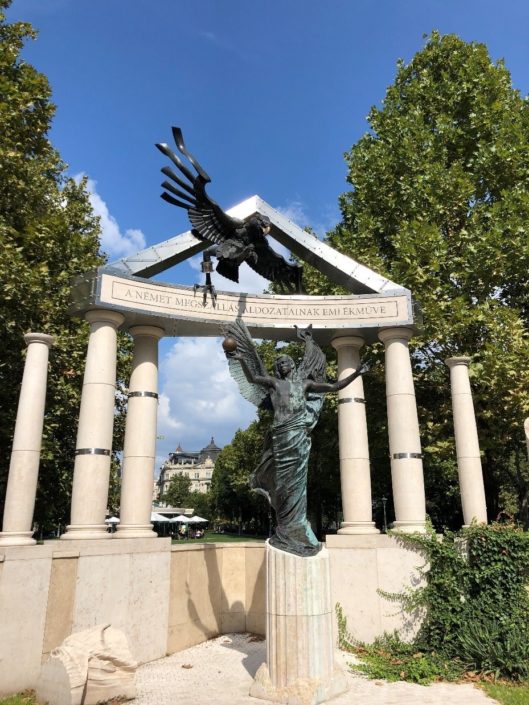 This is the monument that is dedicated to “all Hungarian victims” of the German occupation