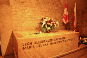 “Tomb of President Lech Kaczyński and his wife Maria in the crypts of Wawel Cathedral” by Jennifer Boyer is licensed under CC BY-SA 2.0.