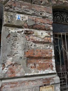 Próżna 14's Wall With Warsaw Ghetto Bullet Holes. Photo by Sierra Kaplan.